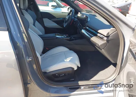 2025 BMW M5 from USA, damaged, VIN WBS83FK0XSCT42172